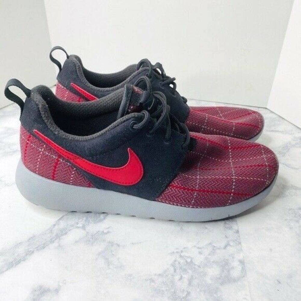 Nike Roshe One Special Edition Red Plaid Sneakers 5Y Black Casual Running - Picture 5 of 8